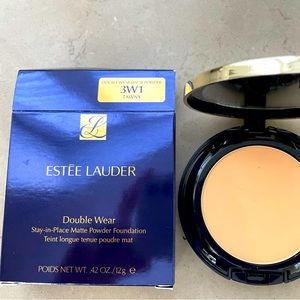 Estée Lauder Double Wear Stay-in-Place Matte Powder Foundation. 3W1 Tawny.